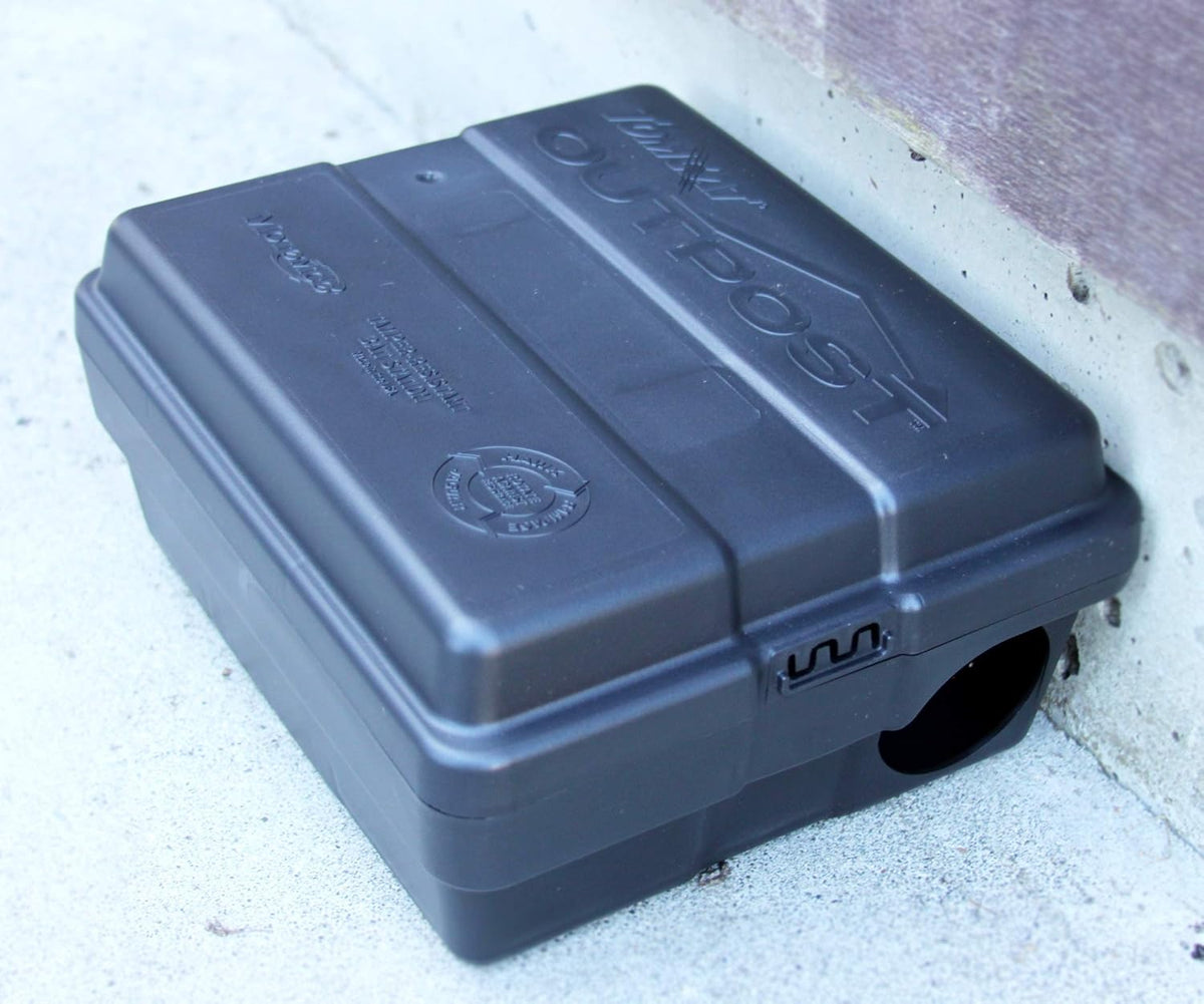 Tomcat Outpost rat bait station, set of 6, lockable tamper-resistant, vertical or horizontal mount, black, 8.5" x 7" x 5"
